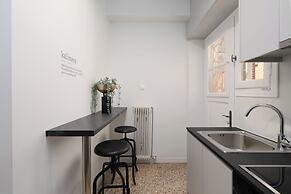 Modern apartment near Lycabettus hill with balcony