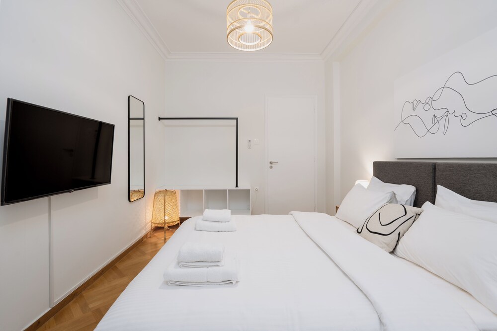 Modern apartment near Lycabettus hill with balcony