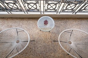 Modern apartment near Lycabettus hill with balcony