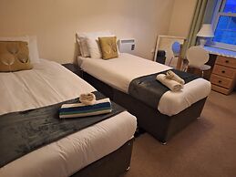 Tranquil Retreat in Ely City Center