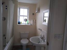 Tranquil Retreat in Ely City Center