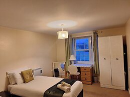 Tranquil Retreat in Ely City Center