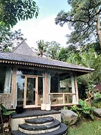 Green Tree House Villa Ubud
