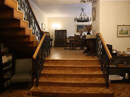 Kesletz House