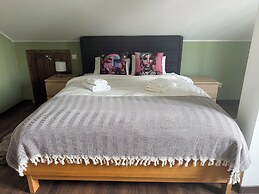 Kesletz House