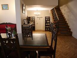 Kesletz House