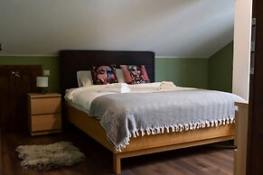 Kesletz House