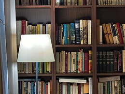 Kesletz House