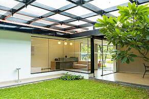 Riviera Garden