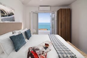 Villa Lara Stylish Retreat With Beach Access