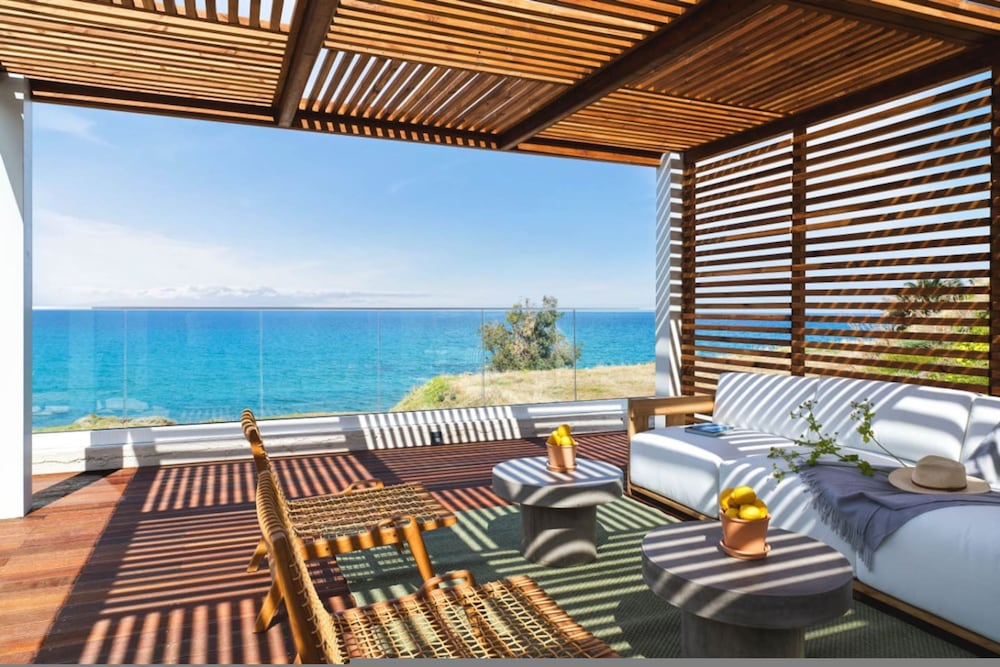 Villa Lara Stylish Retreat With Beach Access
