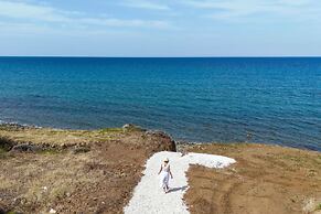 Villa Lara Stylish Retreat With Beach Access