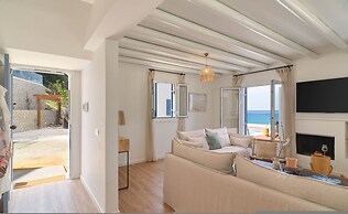 Villa Akroyiali Seafront Serenity Shared Pool