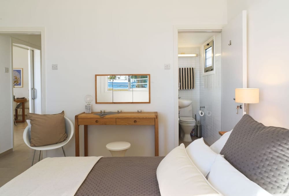 City Seafront Haven - 2 Bed Luxury Apartment