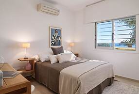 City Seafront Haven - 2 Bed Luxury Apartment