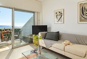City Seafront Haven - 2 Bed Luxury Apartment