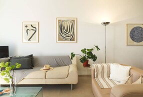 City Seafront Haven - 2 Bed Luxury Apartment
