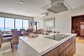 Luxe Cabo Condo w/ Ocean Views + Amenities!