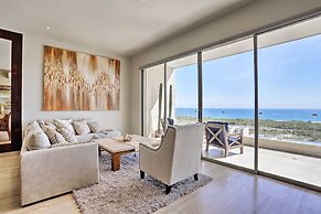 Luxe Cabo Condo w/ Ocean Views + Amenities!