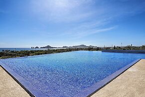 Luxe Cabo Condo w/ Ocean Views + Amenities!