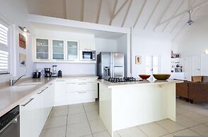Ocean Whisper Villa in Sint Willibrordus