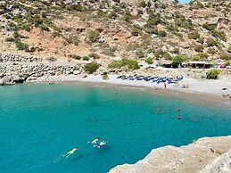 Milolithos Paradise Beachfront Getaway With Pool