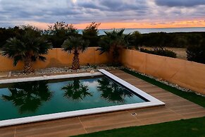 Milolithos Paradise Beachfront Getaway With Pool