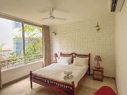 Modern 2BR w Pool Near Candolim and Coco Beach