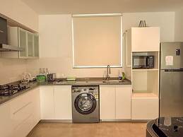 Modern 2BR w Pool Near Candolim and Coco Beach