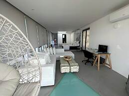 Horizon Luxury Seafront Villa