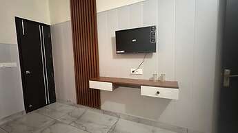 Sapphire Hotel & Banquet