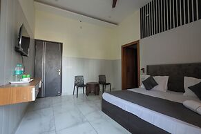 Sapphire Hotel & Banquet