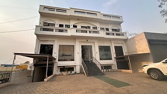 Sapphire Hotel & Banquet