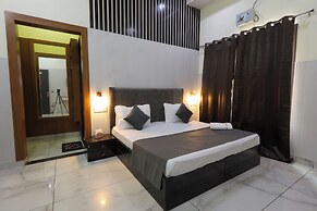Sapphire Hotel & Banquet