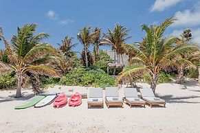 Anana Casa Cantarena Beachfront Meals Included