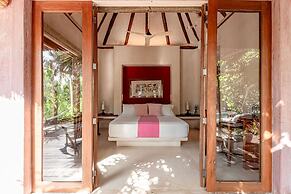Anana Casa Cantarena Beachfront Meals Included