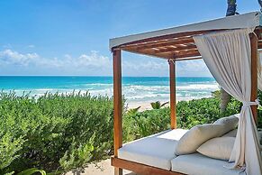 Anana Casa Cantarena Beachfront Meals Included