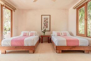 Anana Casa Cantarena Beachfront Meals Included