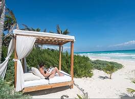 Anana Casa Cantarena Beachfront Meals Included