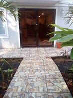 Roatan Airport Boutique Resort