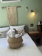 Hanole Macaron Guest House
