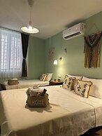Hanole Macaron Guest House