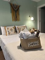Hanole Macaron Guest House