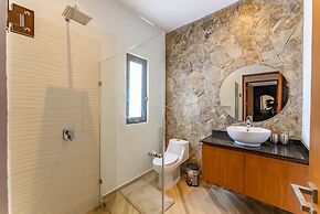 Anana Yaaxlum 105 S Oasis Pool and Jacuzzi