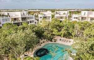 Anana Yaaxlum 105 S Oasis Pool and Jacuzzi