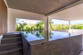 Anana Yaaxlum 105 S Oasis Pool and Jacuzzi