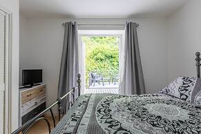 Stylish 2Bd Family Hideaway In Dover
