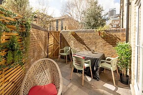 Serene Garden Flat - Steps From Tower Bridge