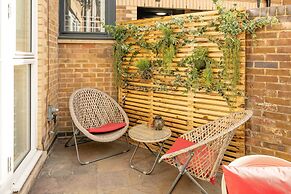Serene Garden Flat - Steps From Tower Bridge