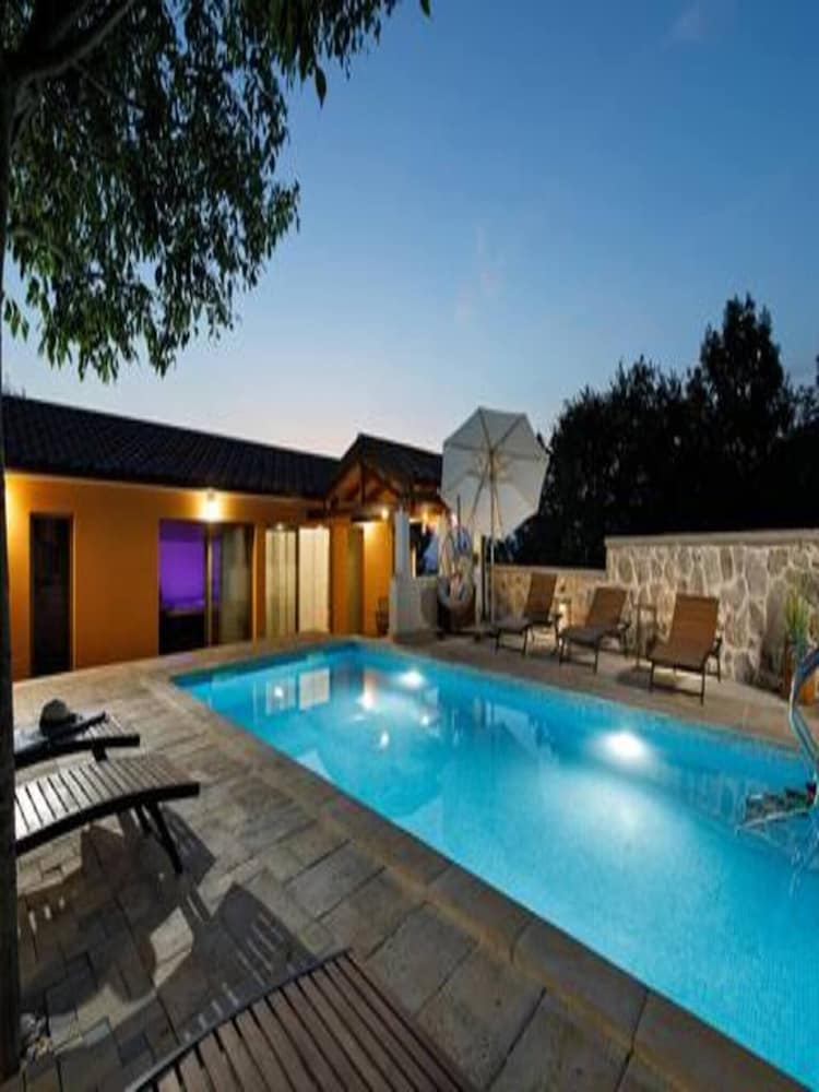 Holiday Home Lišnjak